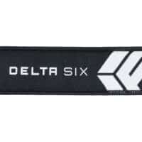 DELTA_SIX_Schluesselanhaenger_mit_Logo_schwarz_weiss_close-jpg