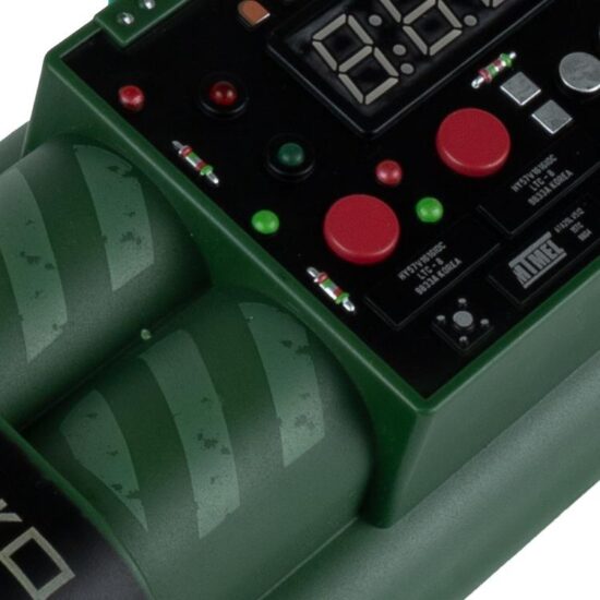 Dynamit_Bombenattrappe_mit_Countdown_fuer_Paintball_Szenarios_-_MagFed_Events_dunkel_gruen_close-jpg