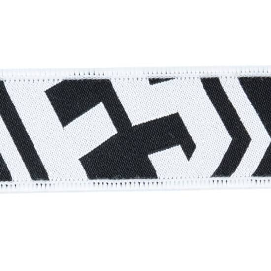 First_Strike_Schluesselanhaenger_mit_Logo_weiss_schwarz_close-jpg