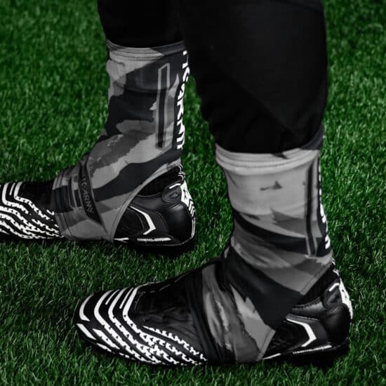 HK_Army_Cleat_Cover_Short_Tiger_Slate_mont-jpg