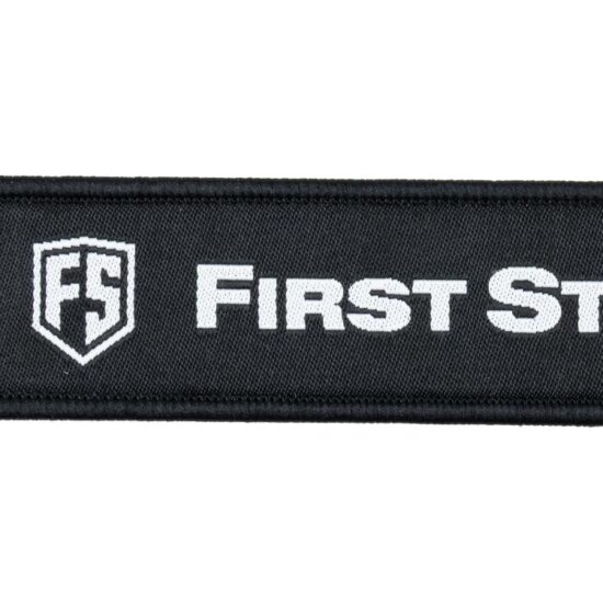 First_Strike_Schluesselanhaenger_mit_Logo_schwarz_weiss_close-jpg