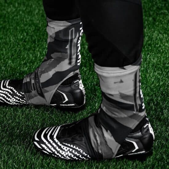 HK_Army_Cleat_Cover_Short_Tiger_Slate_mont-jpg